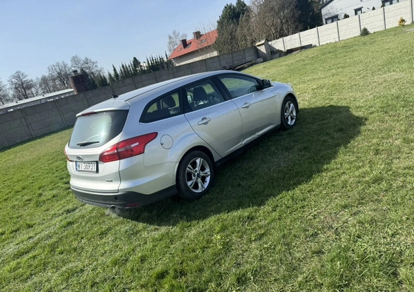 Ford Focus cena 19200 przebieg: 200000, rok produkcji 2015 z Warszawa małe 67